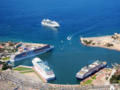 Cruis ship activity in Puerto Vallarta - Bay Cruises